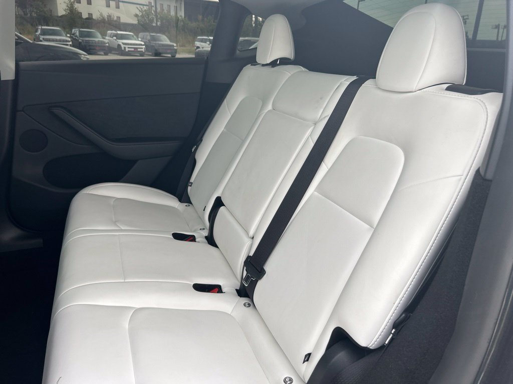Used 2025 Tesla Model Y Performance AWD/4WD image 28