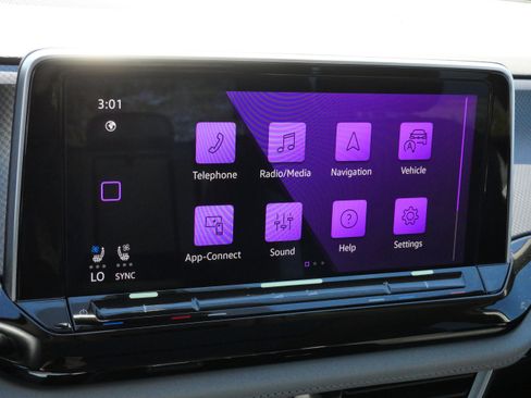 Certified 2025 Volkswagen Atlas Peak Edition SE AWD/4WD image 23