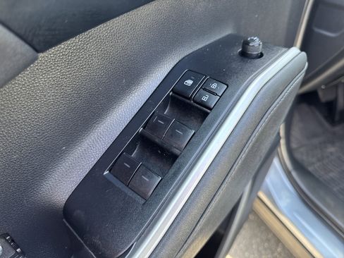 Used 2021 Toyota Highlander XLE image 14