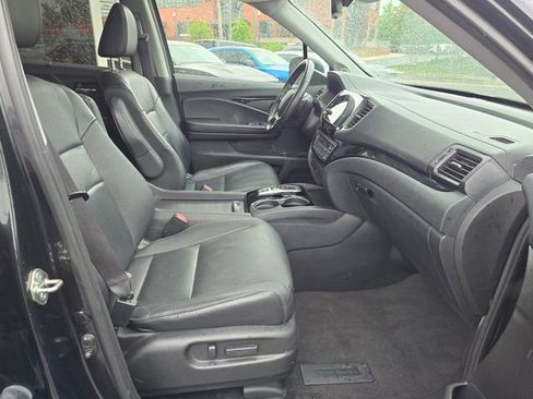 Used 2020 Honda Pilot Touring image 43