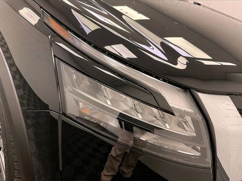 Certified 2025 Nissan Pathfinder SL image 24