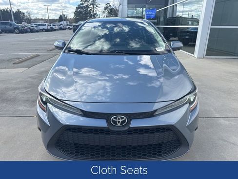 Used 2020 Toyota Corolla LE image 2