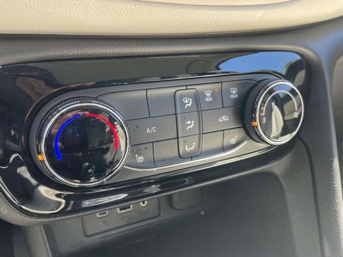 Used 2021 Buick Encore GX Preferred w/ Cold Weather Comfort Package FWD image 27