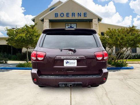 Used 2019 Toyota Sequoia SR5 w/ Premium Package image 4
