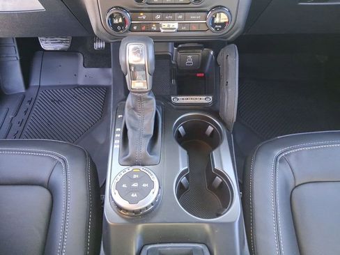 New 2026 Ford Bronco Outer Banks w/ Sasquatch Package image 14