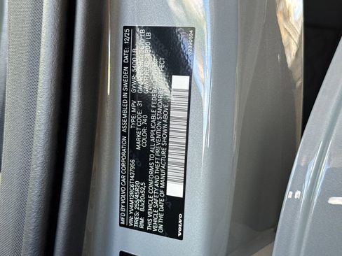 New 2026 Volvo XC60 B5 Plus w/ Climate Package image 28