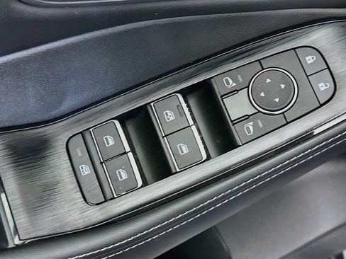 Used 2023 Nissan Rogue SL FWD image 15