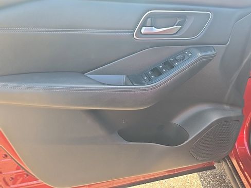 Used 2021 Nissan Rogue SV w/ Premium Package image 12