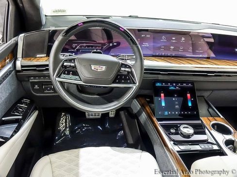 Certified 2025 Cadillac Escalade Sport Platinum w/ LPO, Floor Liner Package image 13