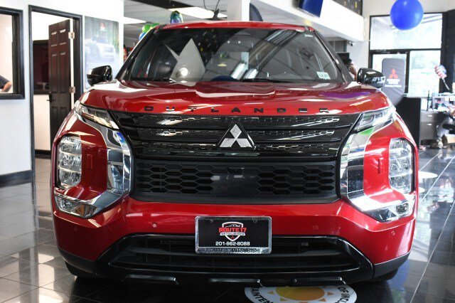 Used 2022 Mitsubishi Outlander SEL Black Edition AWD/4WD image 2