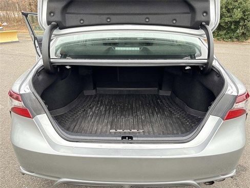 Used 2023 Toyota Camry SE image 12