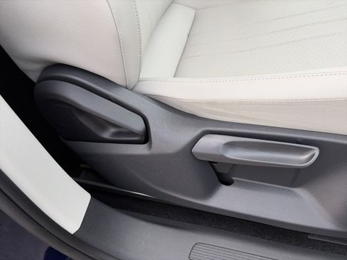 Used 2022 Volkswagen Tiguan SE image 29