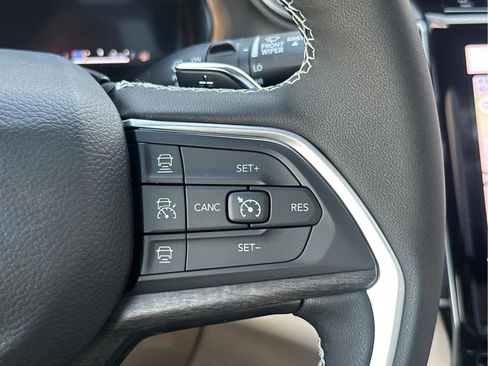 New 2025 Jeep Grand Cherokee Limited w/ Luxury Tech Group II image 35