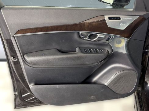 Used 2016 Volvo XC90 T6 Momentum w/ Momentum Plus Package image 12