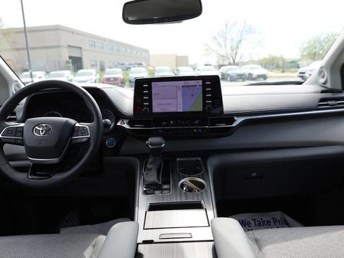 Used 2023 Toyota Sienna Limited AWD/4WD image 14