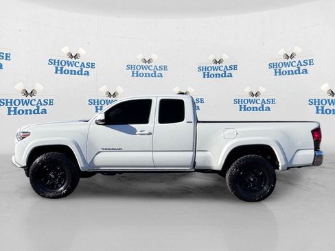 Used 2021 Toyota Tacoma SR5 AWD/4WD image 4