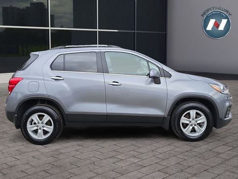 Used 2020 Chevrolet Trax LT w/ Driver Confidence Package image 6