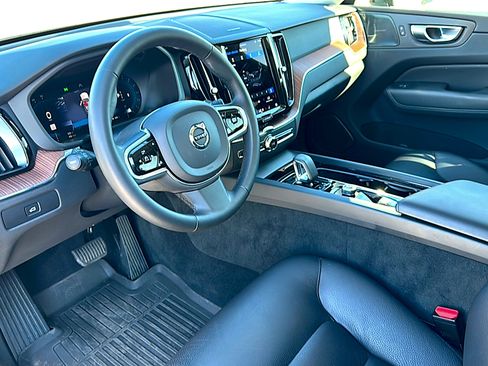 Used 2023 Volvo XC60 B5 Plus w/ Protection Package Premier image 12