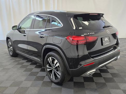 Used 2025 Mercedes-Benz GLA 250 4MATIC image 4