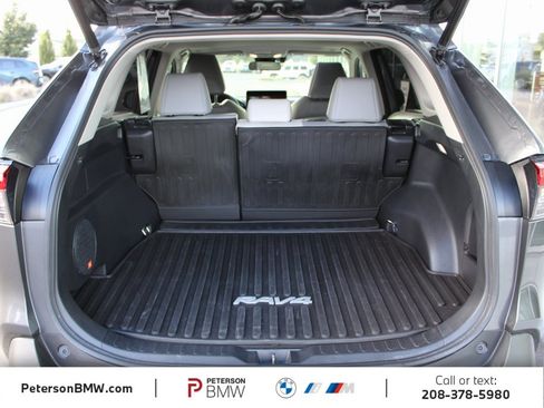 Used 2023 Toyota RAV4 XLE Premium image 12