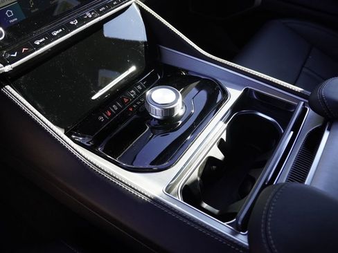 New 2026 Jeep Grand Wagoneer L w/ 8-Passenger Seating Package image 18