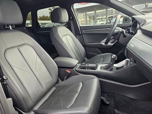 Used 2020 Audi Q3 2.0T Premium image 10