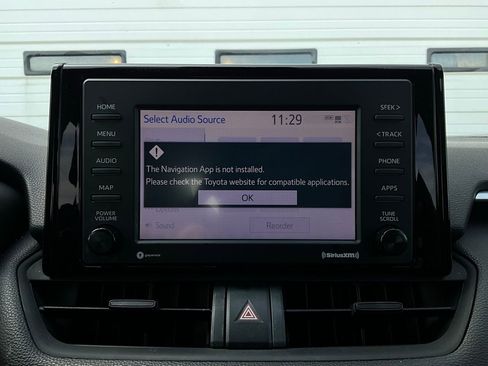 Used 2020 Toyota RAV4 LE image 27