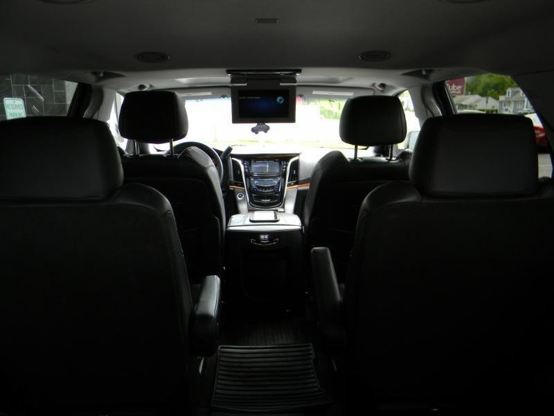 Used 2017 Cadillac Escalade Premium Luxury AWD/4WD image 22