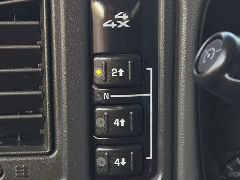 Used 2006 Chevrolet Silverado 2500 LT image 16