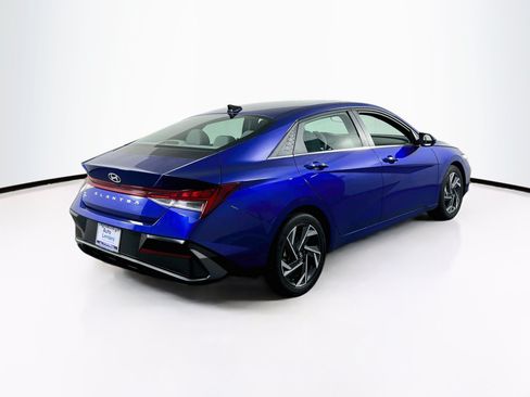 Used 2024 Hyundai Elantra SEL w/ Convenience Package FWD image 5