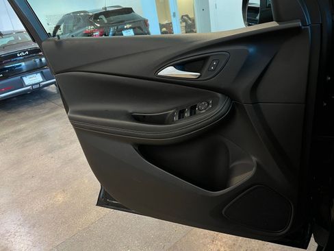 Used 2025 Buick Encore GX Preferred image 18