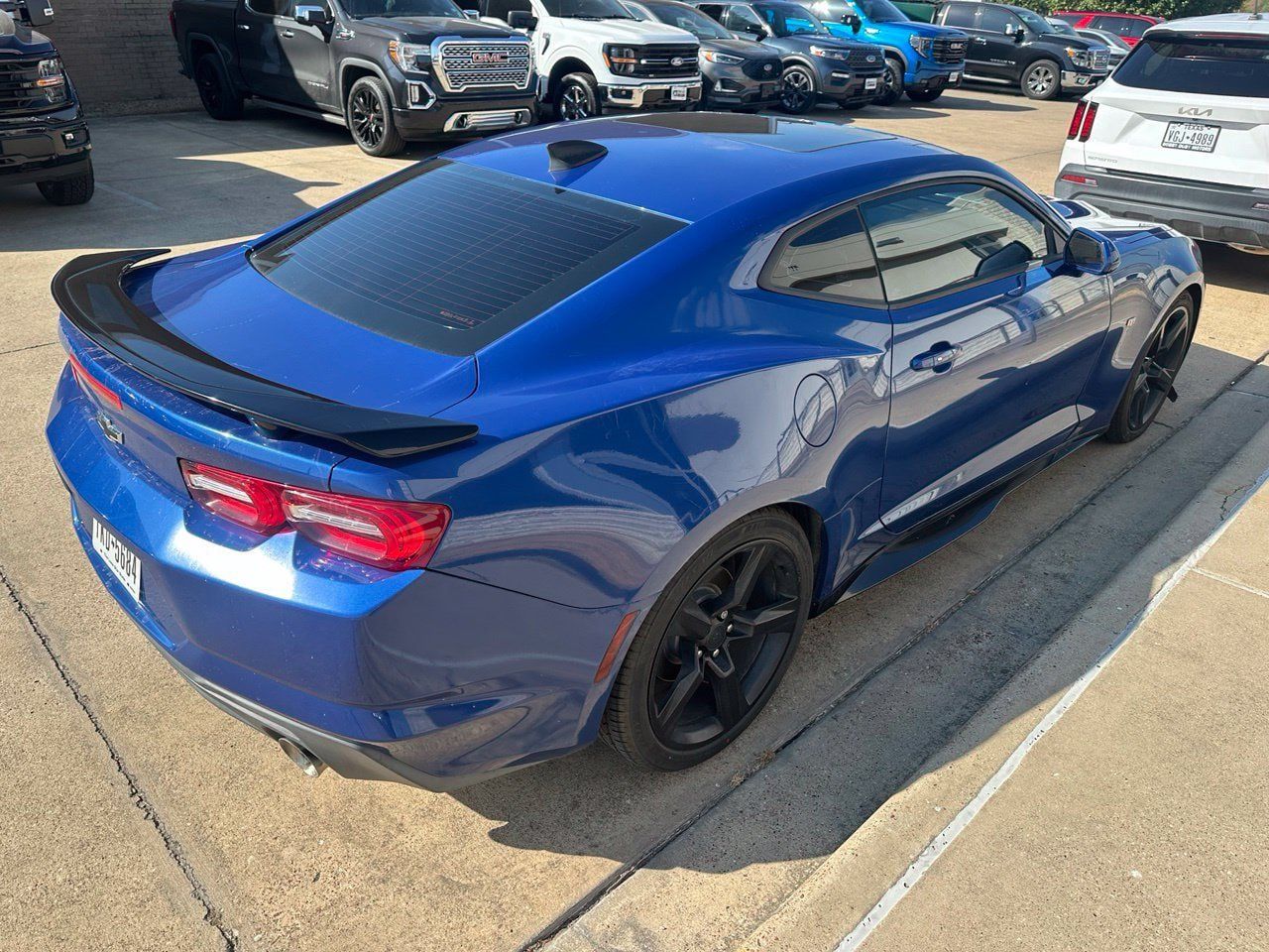 Used 2019 Chevrolet Camaro LT RWD image 10