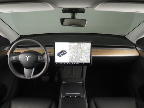 Used 2023 Tesla Model Y Long Range AWD/4WD image 3
