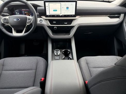 New 2026 Ford Explorer Active image 7