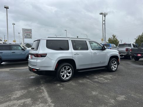 Used 2022 Jeep Wagoneer Series II image 6