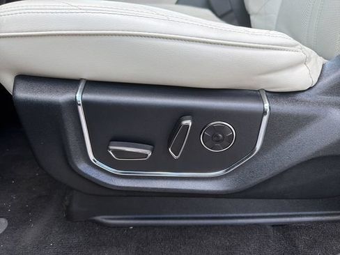 Used 2018 Ford Expedition Platinum AWD/4WD image 11