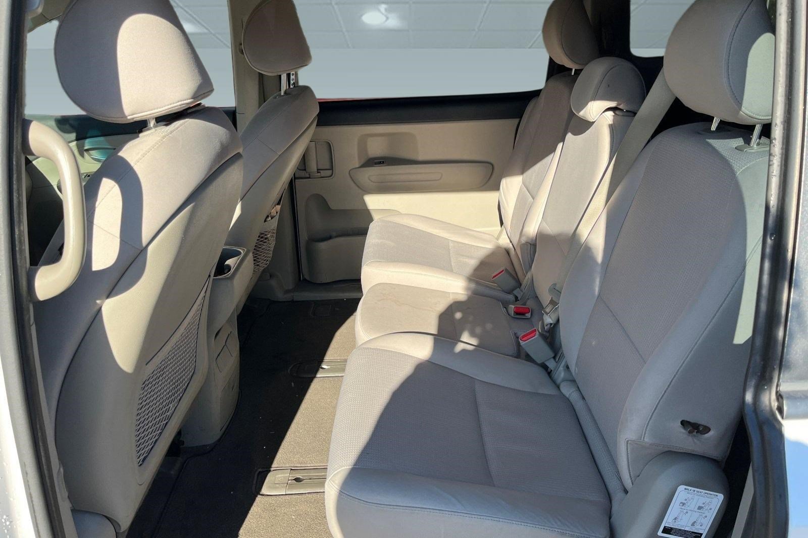 Used 2021 Kia Sedona LX FWD image 9