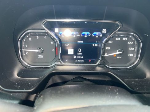 Used 2021 GMC Yukon XL SLT w/ SLT Premium Package image 5