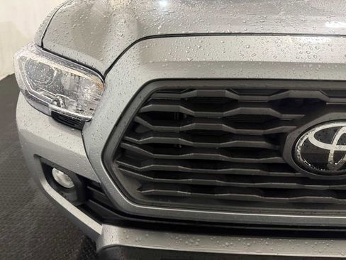 Certified 2022 Toyota Tacoma TRD Off-Road image 4