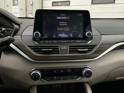 Used 2025 Nissan Altima 2.5 SV image 26