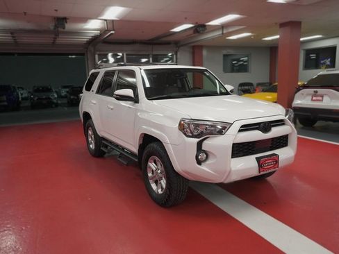 Certified 2020 Toyota 4Runner SR5 Premium w/ Moonroof Package image 2