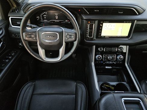 Used 2023 GMC Yukon XL Denali AWD/4WD image 12