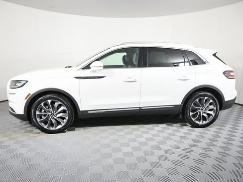 Used 2022 Lincoln Nautilus Reserve w/ Cargo Utility Package image 2