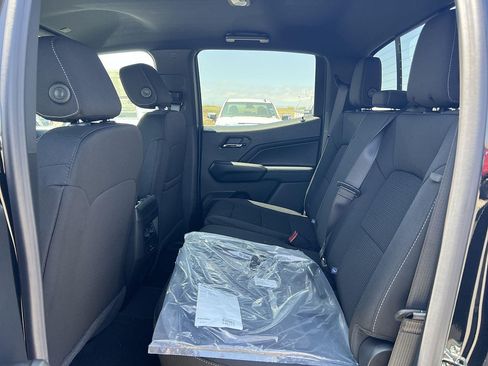 New 2026 GMC Canyon Elevation w/ LPO, Black Badging Package RWD image 24