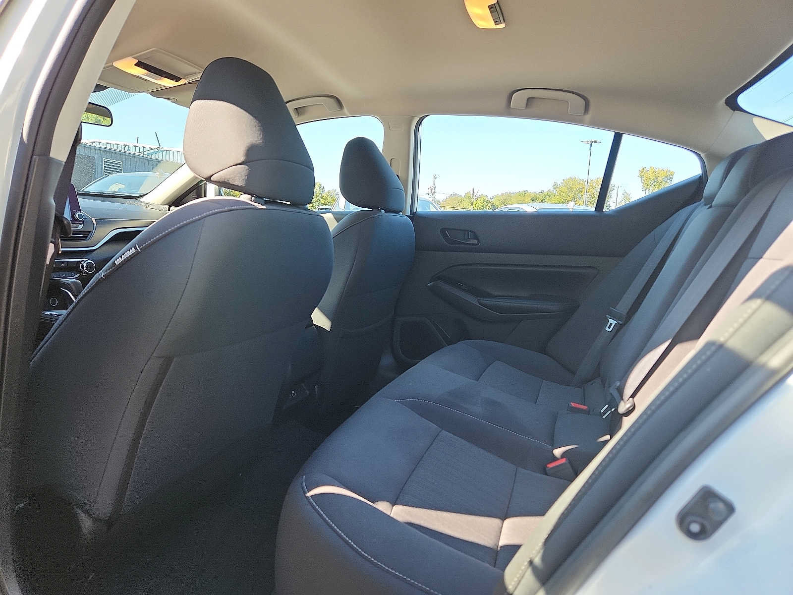 Used 2023 Nissan Altima 2.5 SV AWD/4WD image 10