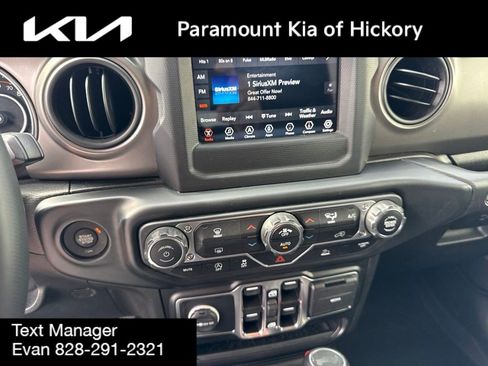 Used 2022 Jeep Wrangler Unlimited Sport AWD/4WD image 24
