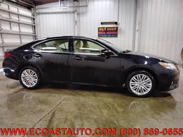 Used 2015 Lexus ES 350 w/ Luxury Package FWD image 2