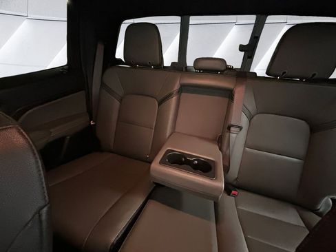 Used 2024 Chevrolet Colorado ZR2 w/ ZR2 Convenience Package III image 18