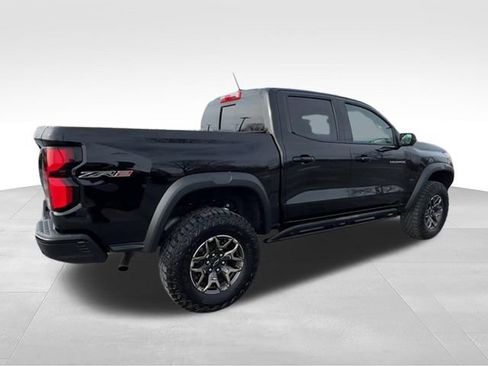 Used 2024 Chevrolet Colorado ZR2 w/ Technology Package AWD/4WD image 8