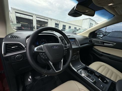 Used 2019 Ford Edge SEL w/ Equipment Group 201A AWD/4WD image 31